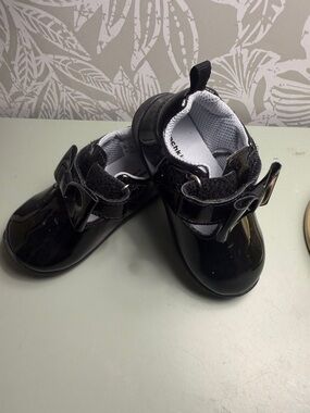Munchkin Black Patent Mary Jane Shoes with Bow Accent